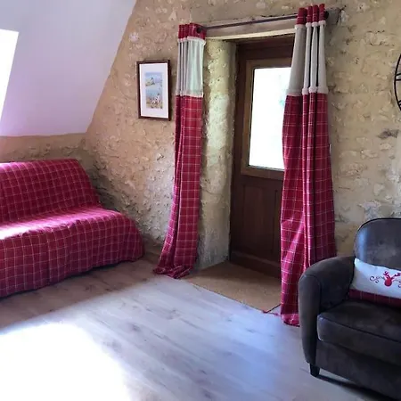 Holiday home Maison Au Calme, Piscine Chauffee Et